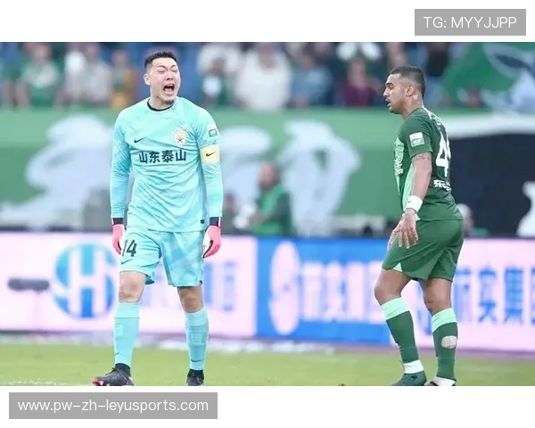 上海海港莱昂纳多前场高位抢断发动反击——速度与策略在港城的交响