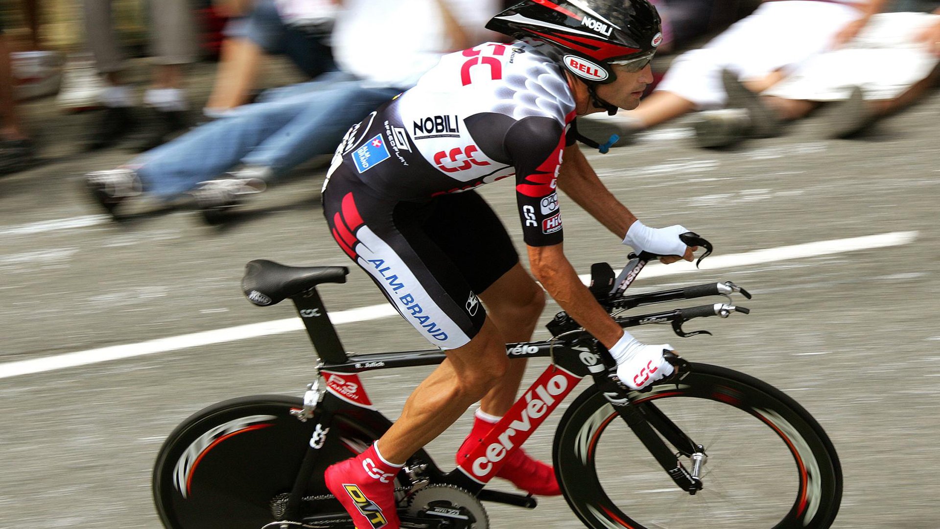 乐鱼体育官网投注-中国篮球为何难以形成全民参与热潮，为什么篮球在中国这么受欢迎